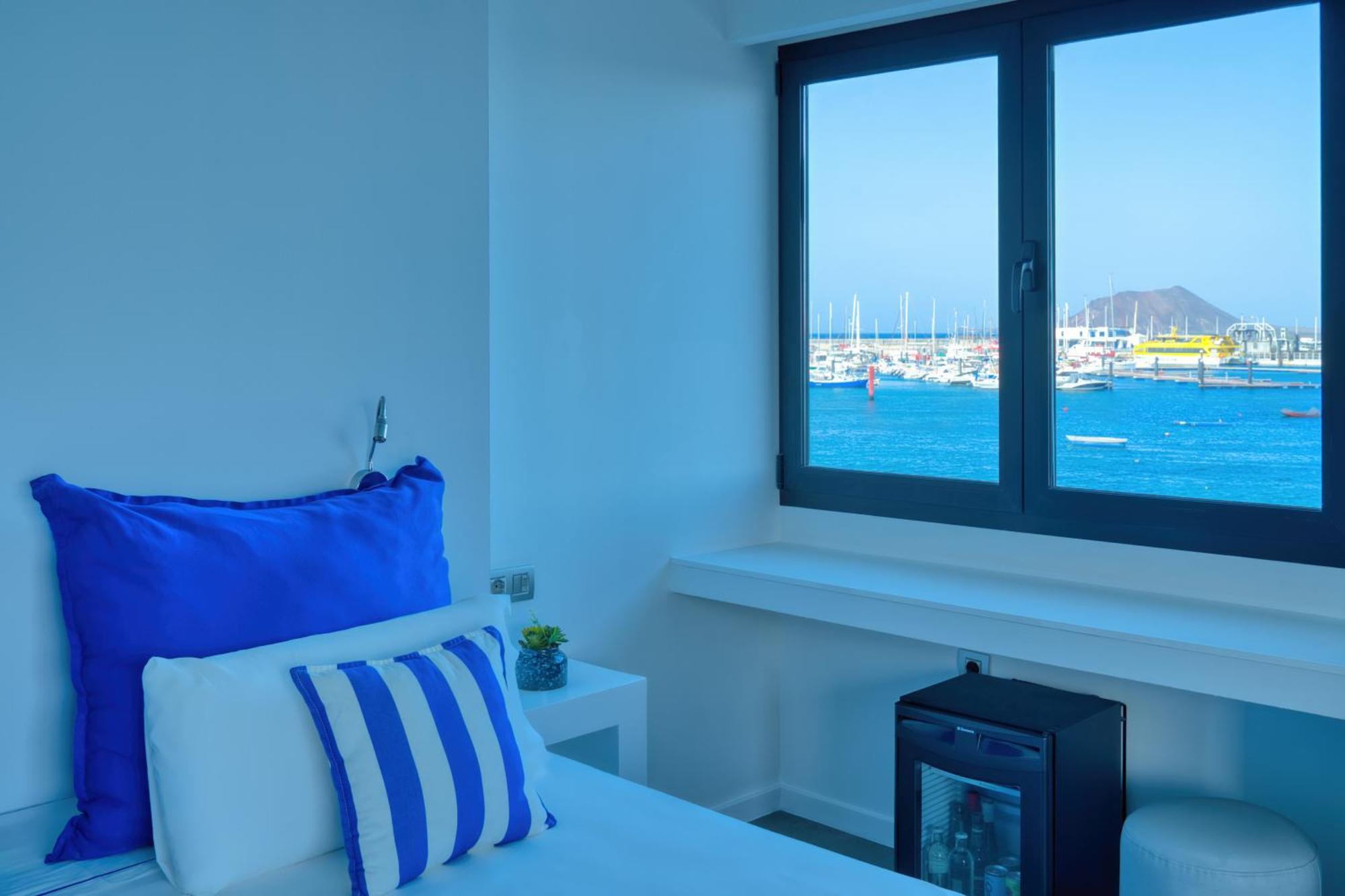 Superior Double Room with Balcony and Sea View